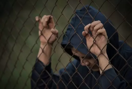Ο εγκλεισμός της φυλακής: εκεί που ο χρόνος «παγώνει» και η ψυχολογία του κάθε κρατούμενου βρίσκεται σε τεντωμένο σχοινί