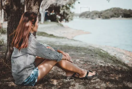 Όταν φεύγει ένας άνθρωπος από τη ζωή σου, μπορεί να φύγει και το σύμπτωμα