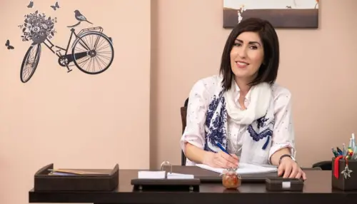 Η Φωστηρία Αμανατίδου, ψυχολόγος, γνωσιακή συμπεριφορική ψυχοθεραπεύτρια, στο δωμάτιο αποκαλύψεων του PSYCHOLOGY.GR