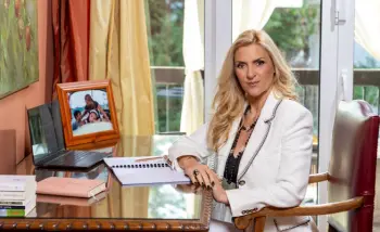 Οι Συστημικές Αναπαραστάσεις και η Δύναμη του «Εσωτερικού Συμμάχου»: Συνέντευξη με τη Λεώνα Λάιος