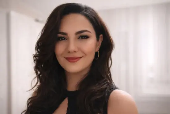 Η Θεοδώρα Τσομπάνη, σύμβουλος ψυχικής υγείας, στο δωμάτιο αποκαλύψεων του PSYCHOLOGY.GR