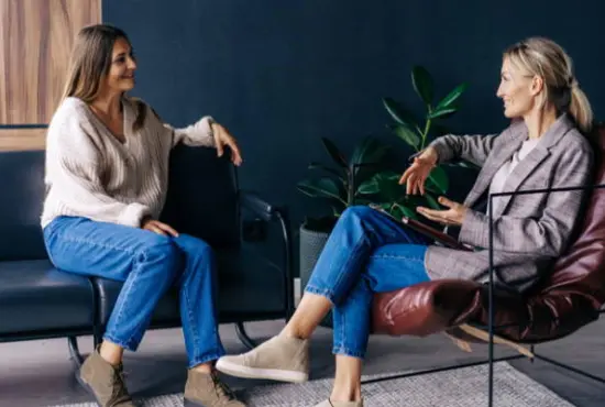 επικοινωνια